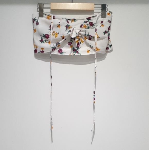 Floral Crop Top - Picture 2 of 4